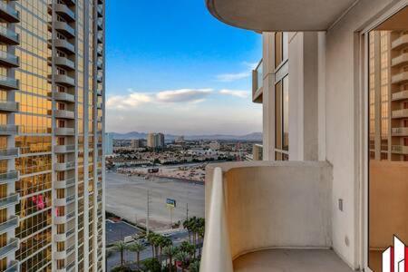 Mgm Signature-15-717 F1 Track & Strip View Balcony Las Vegas Exteriér fotografie